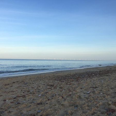 The Sanctuary 120 Sandgate, South Road,Nr29 4Jh, Hemsby Villa Eksteriør billede
