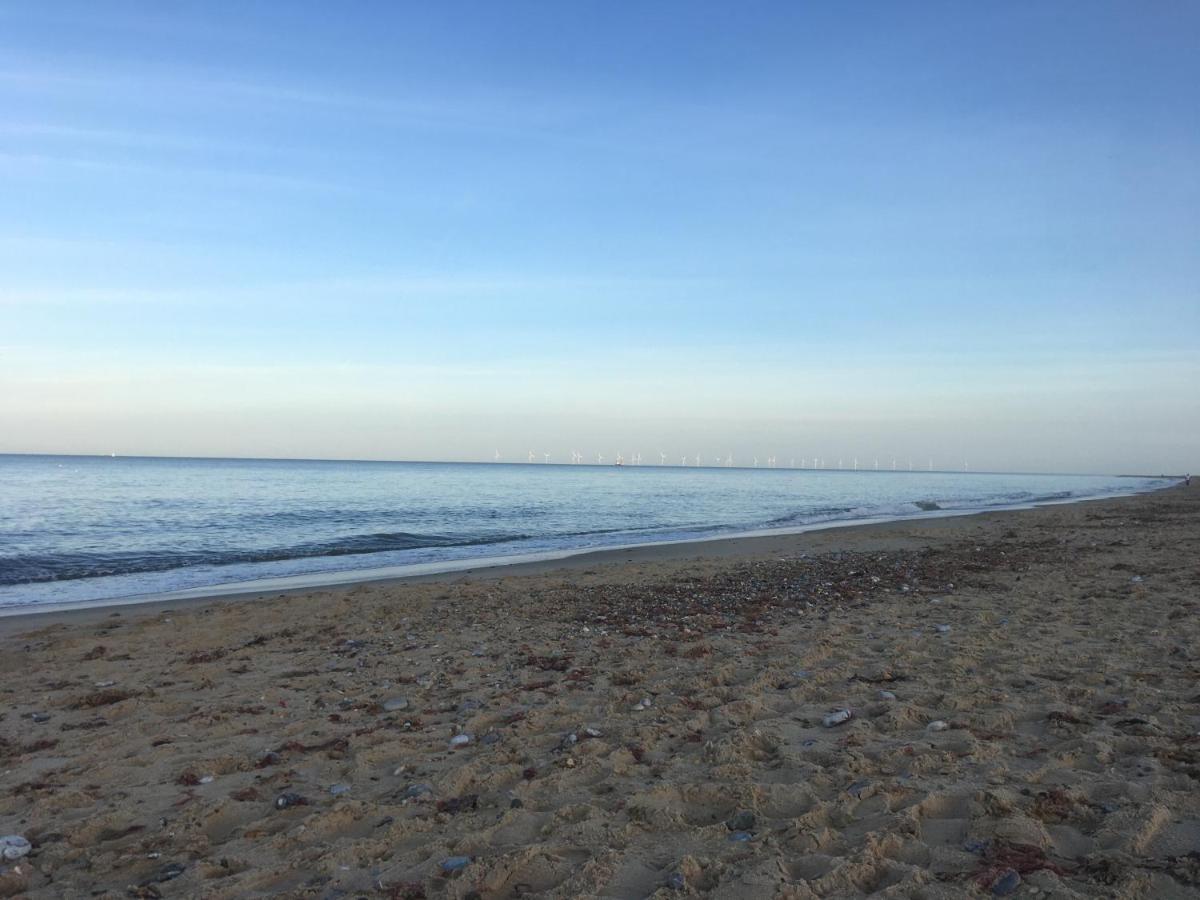 The Sanctuary 120 Sandgate, South Road,Nr29 4Jh, Hemsby Villa Eksteriør billede